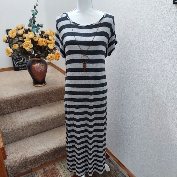 Striped Black and White Maxi Dress Size 1X. Lightweight. Stretchy. Comfort. - Picture 1 of 4